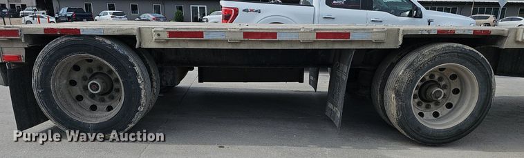 image for item IO9977 2001 Transcraft Eagle drop deck equipment trailer