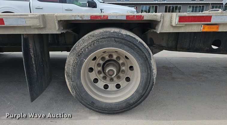 image for item IO9977 2001 Transcraft Eagle drop deck equipment trailer