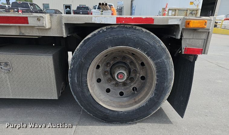 image for item IO9977 2001 Transcraft Eagle drop deck equipment trailer