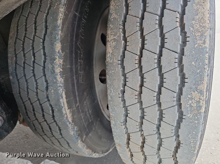 image for item IO9977 2001 Transcraft Eagle drop deck equipment trailer