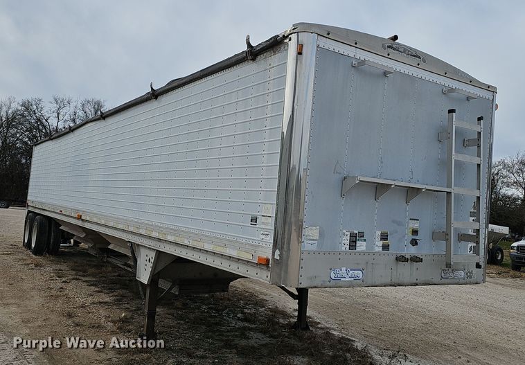 image for item OJ9263 2002 Wilson Hopper Trailer grain trailer