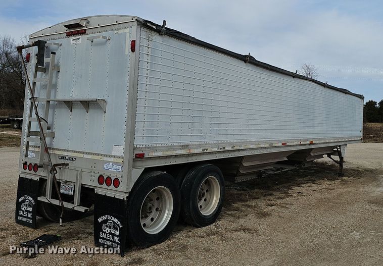 image for item OJ9263 2002 Wilson Hopper Trailer grain trailer