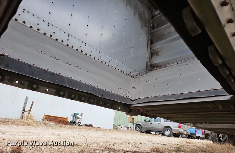 image for item OJ9263 2002 Wilson Hopper Trailer grain trailer