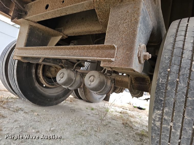 image for item OJ9263 2002 Wilson Hopper Trailer grain trailer