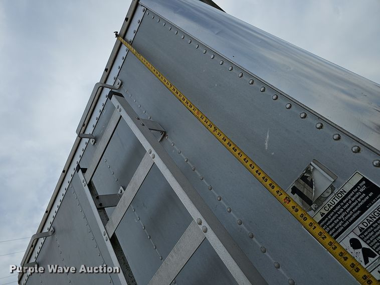 image for item OJ9263 2002 Wilson Hopper Trailer grain trailer