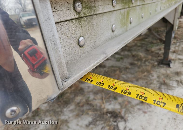 image for item OJ9263 2002 Wilson Hopper Trailer grain trailer