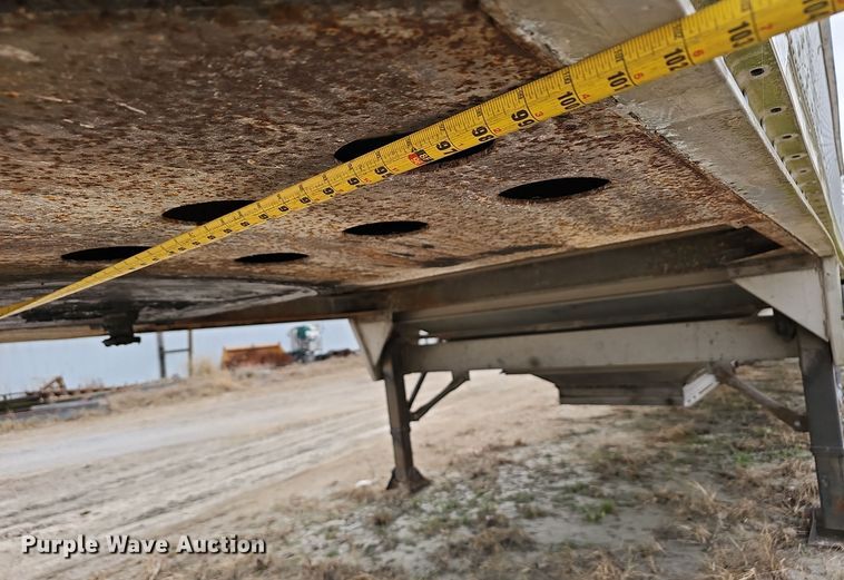 image for item OJ9263 2002 Wilson Hopper Trailer grain trailer