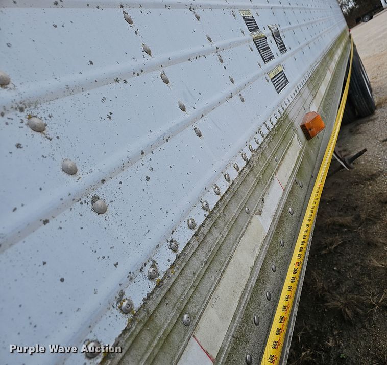 image for item OJ9263 2002 Wilson Hopper Trailer grain trailer
