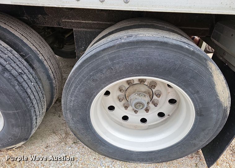 image for item OJ9263 2002 Wilson Hopper Trailer grain trailer