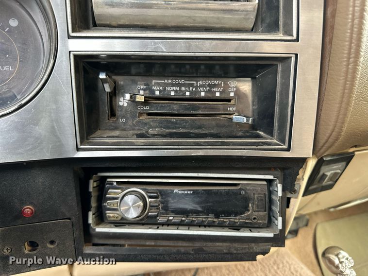 image for item DL0489 1990 Chevrolet Blazer SUV