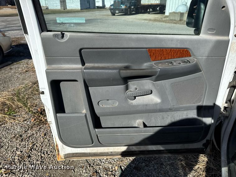 image for item DO0052 2006 Dodge Ram 1500 pickup truck