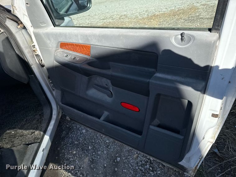 image for item DO0052 2006 Dodge Ram 1500 pickup truck