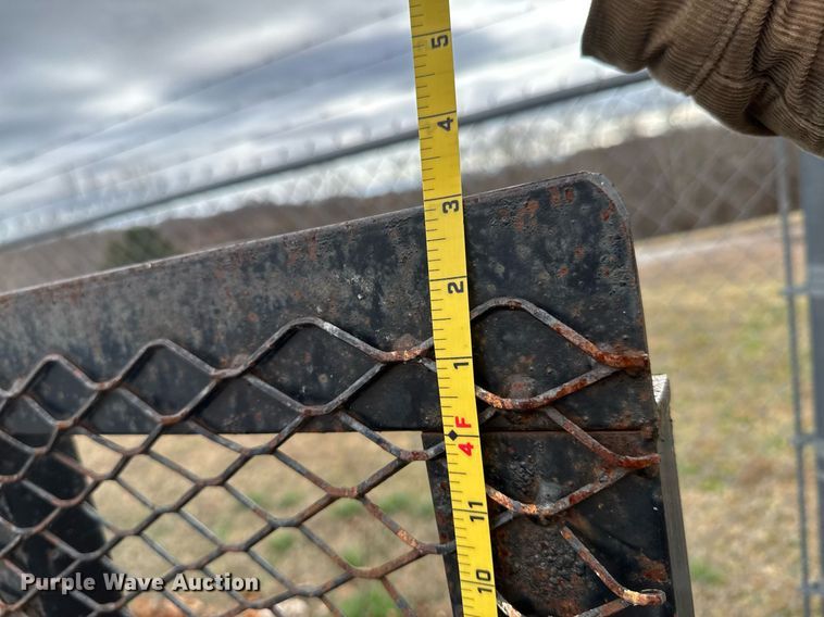 image for item DO0074 2016 Lamar utility trailer