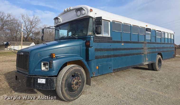 image for item DO7740 1999 Freightliner  FS65 bus