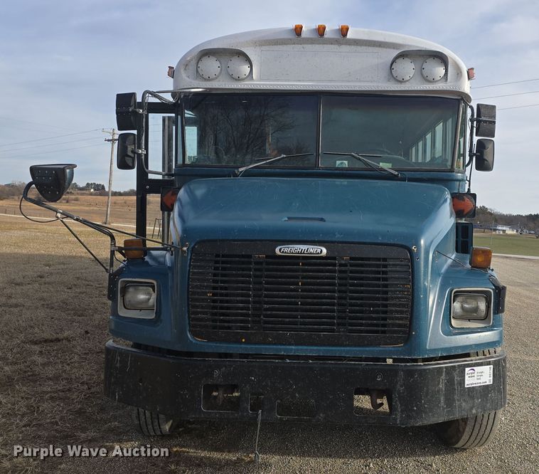 image for item DO7740 1999 Freightliner  FS65 bus