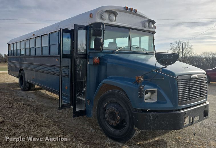 image for item DO7740 1999 Freightliner  FS65 bus