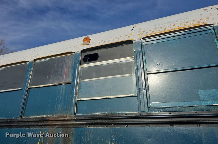 image for item DO7740 1999 Freightliner  FS65 bus