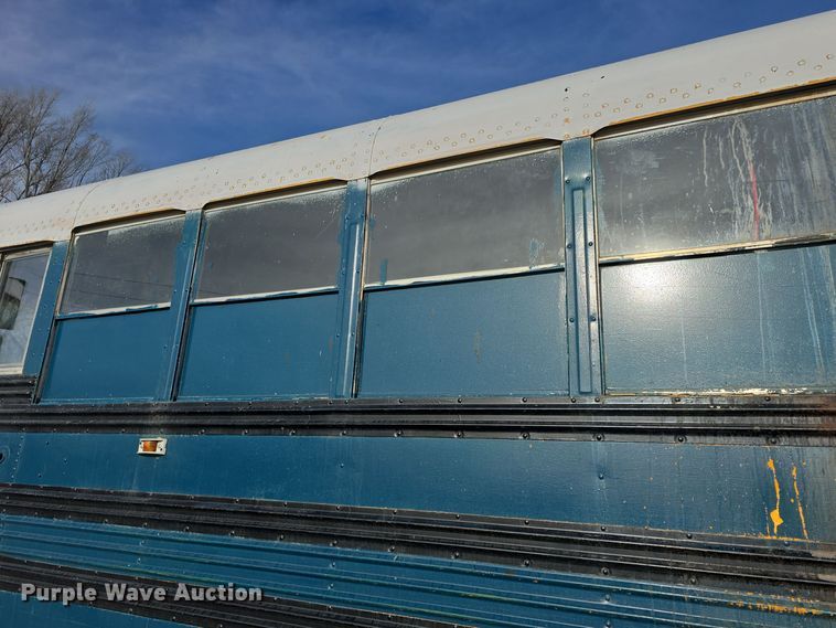 image for item DO7740 1999 Freightliner  FS65 bus