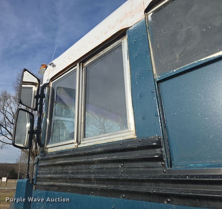 image for item DO7740 1999 Freightliner  FS65 bus