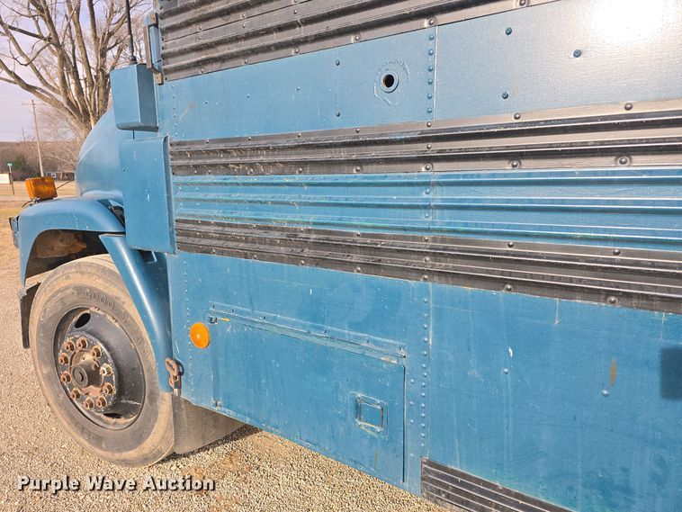 image for item DO7740 1999 Freightliner  FS65 bus