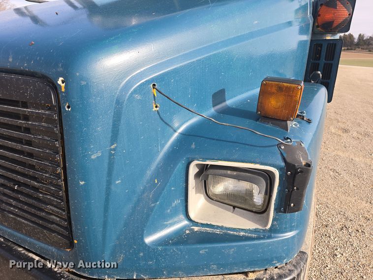 image for item DO7740 1999 Freightliner  FS65 bus