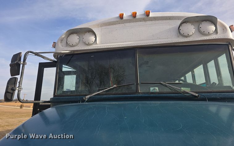 image for item DO7740 1999 Freightliner  FS65 bus