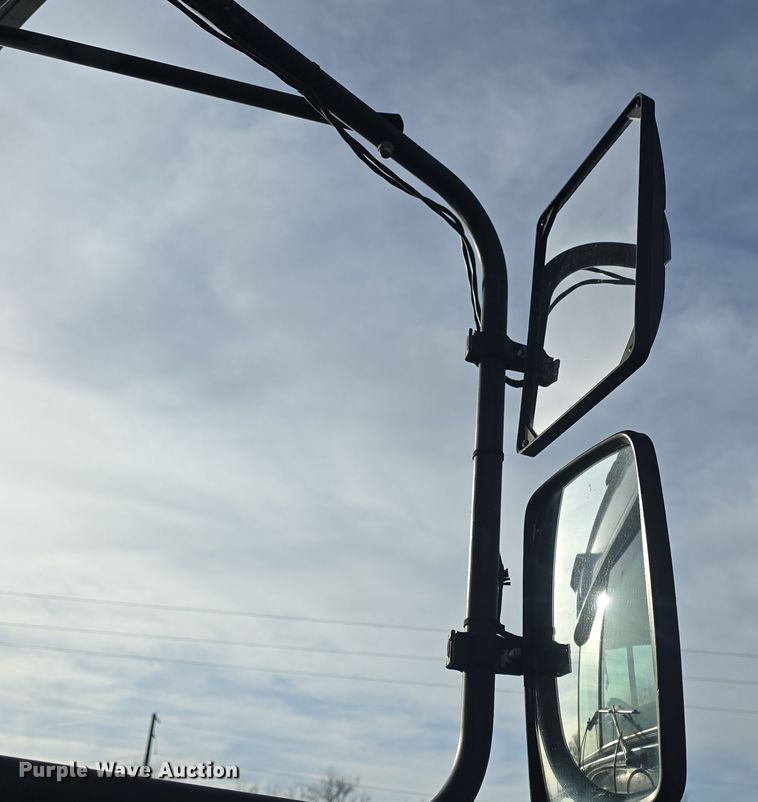 image for item DO7740 1999 Freightliner  FS65 bus