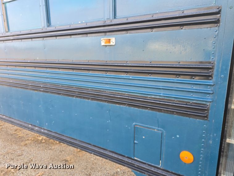 image for item DO7740 1999 Freightliner  FS65 bus