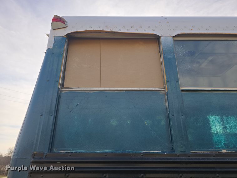 image for item DO7740 1999 Freightliner  FS65 bus