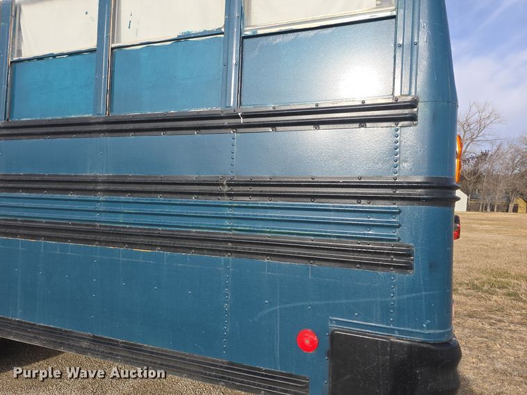 image for item DO7740 1999 Freightliner  FS65 bus