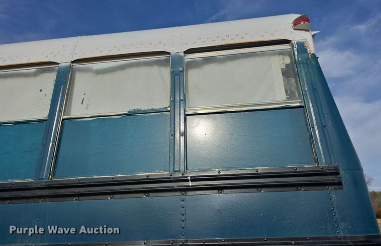 image for item DO7740 1999 Freightliner  FS65 bus