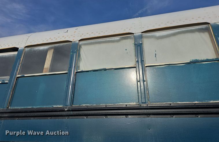 image for item DO7740 1999 Freightliner  FS65 bus