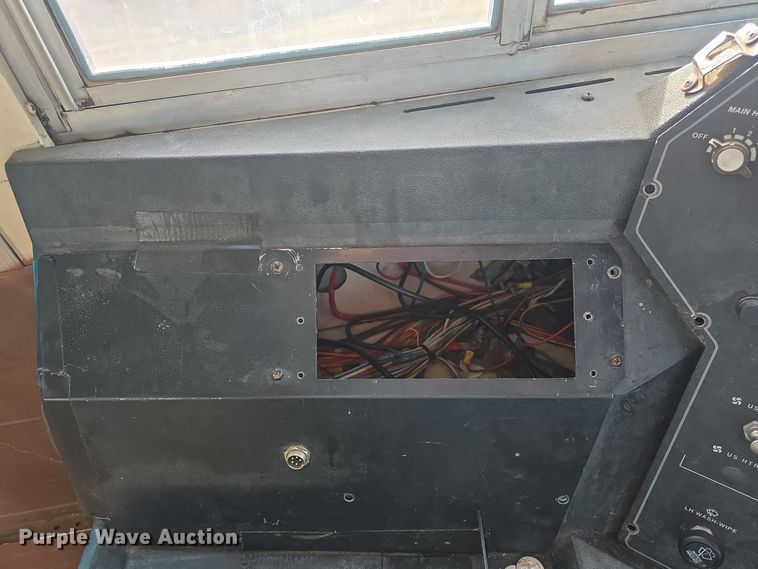 image for item DO7740 1999 Freightliner  FS65 bus