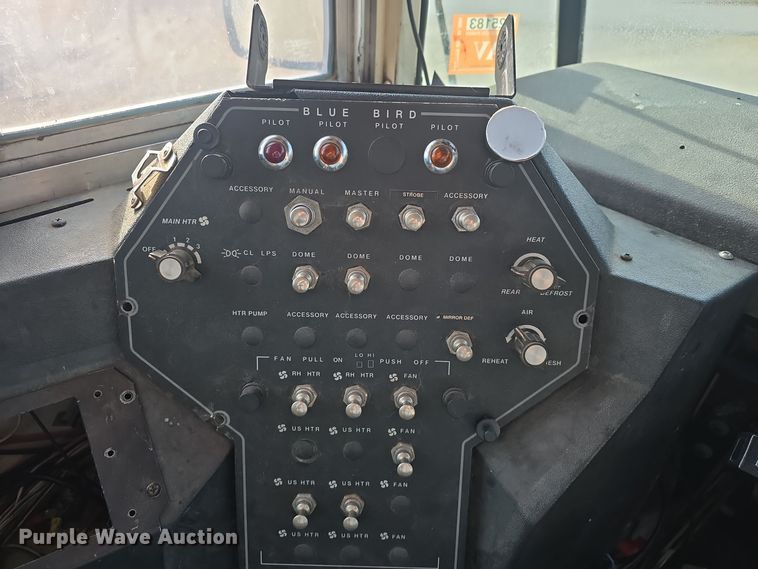 image for item DO7740 1999 Freightliner  FS65 bus