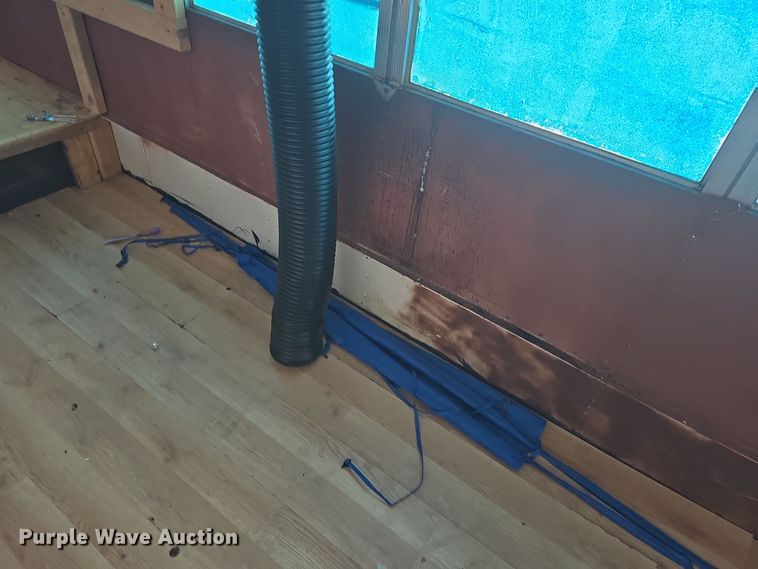 image for item DO7740 1999 Freightliner  FS65 bus