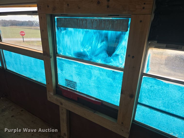 image for item DO7740 1999 Freightliner  FS65 bus