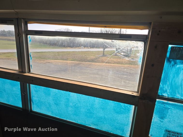 image for item DO7740 1999 Freightliner  FS65 bus