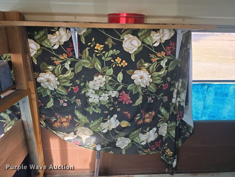 image for item DO7740 1999 Freightliner  FS65 bus