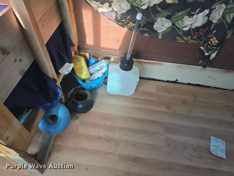 image for item DO7740 1999 Freightliner  FS65 bus