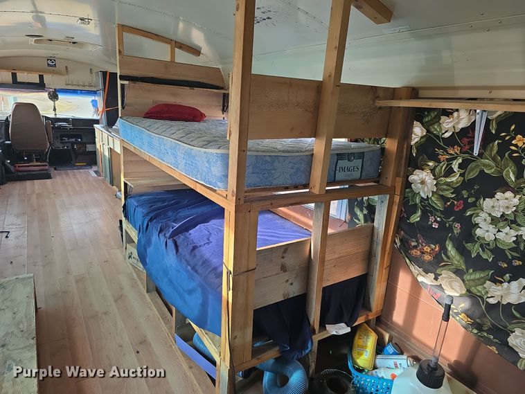 image for item DO7740 1999 Freightliner  FS65 bus