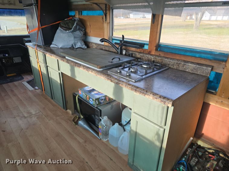 image for item DO7740 1999 Freightliner  FS65 bus