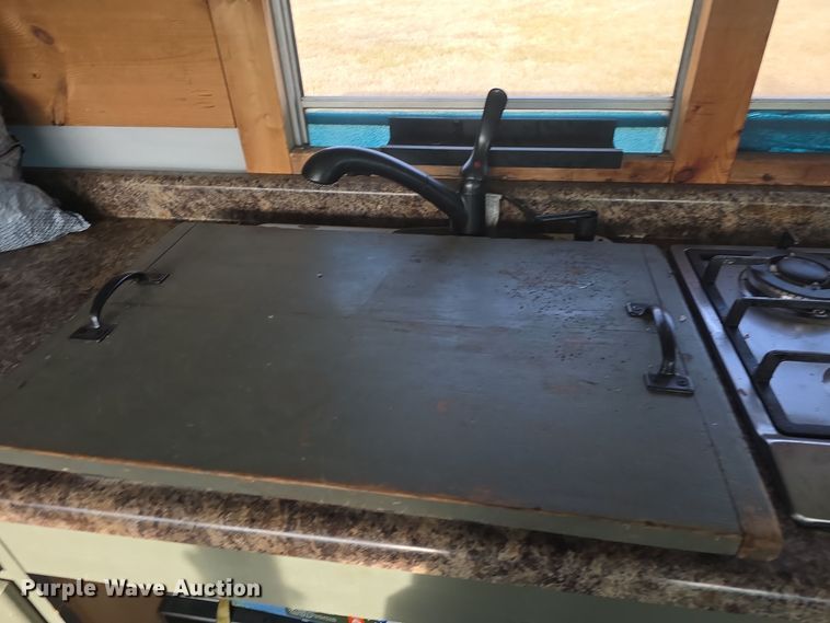 image for item DO7740 1999 Freightliner  FS65 bus