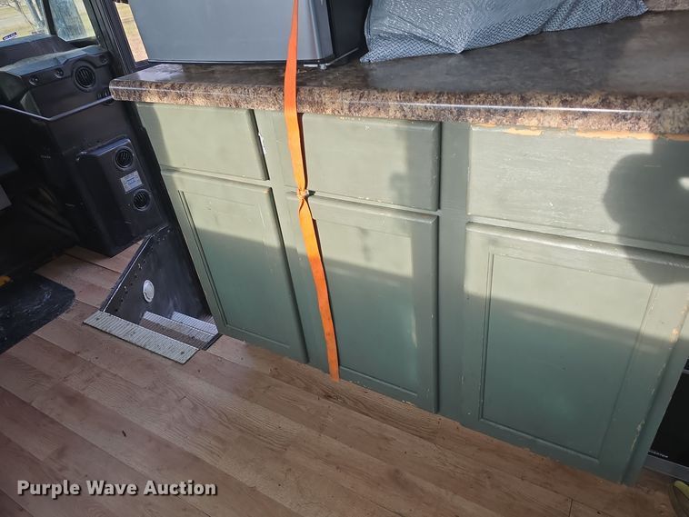 image for item DO7740 1999 Freightliner  FS65 bus