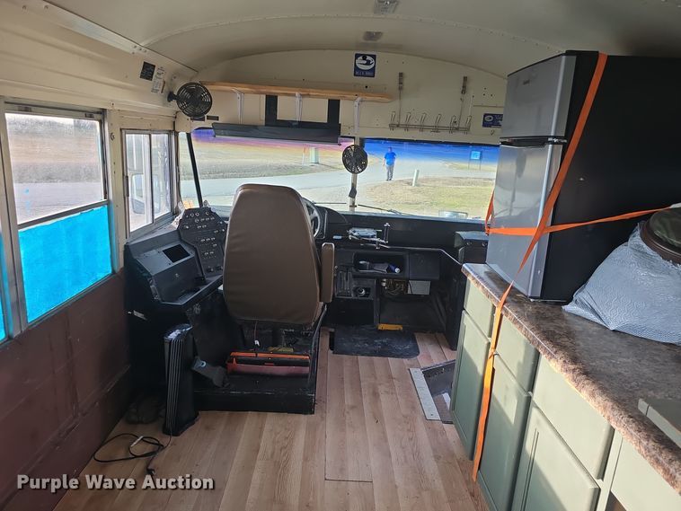 image for item DO7740 1999 Freightliner  FS65 bus