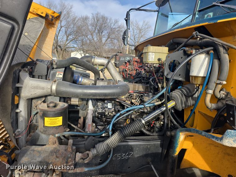 image for item DO7740 1999 Freightliner  FS65 bus