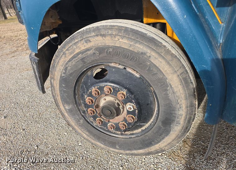 image for item DO7740 1999 Freightliner  FS65 bus