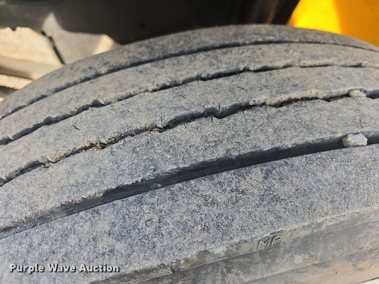 image for item DO7740 1999 Freightliner  FS65 bus