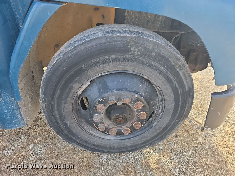 image for item DO7740 1999 Freightliner  FS65 bus