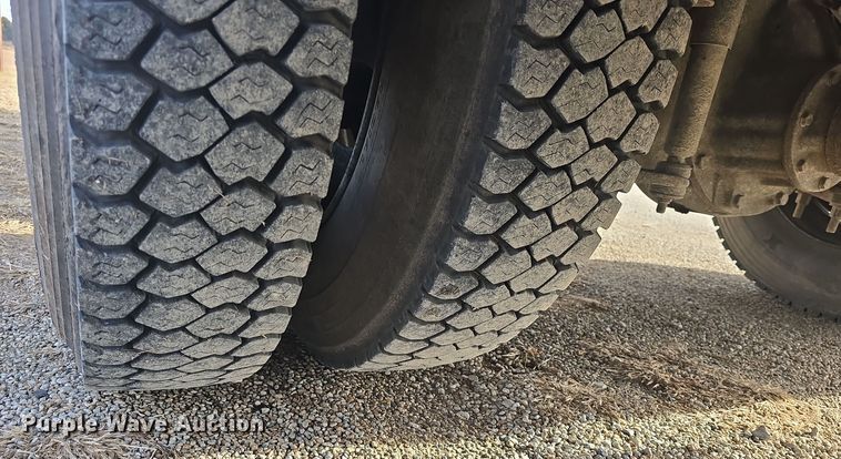 image for item DO7740 1999 Freightliner  FS65 bus