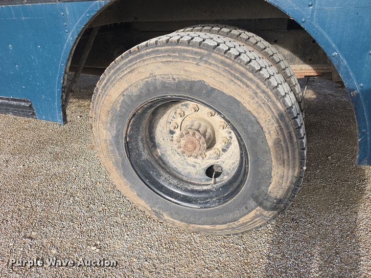 image for item DO7740 1999 Freightliner  FS65 bus